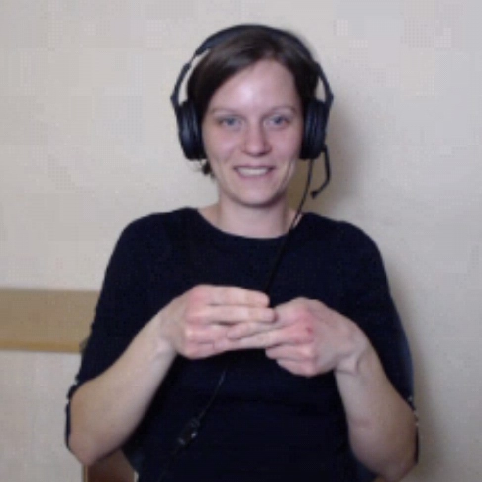 Szőnyegi Júlia - KONTAKT tolmács Szőnyegi Júlia - KONTAKT tolmács